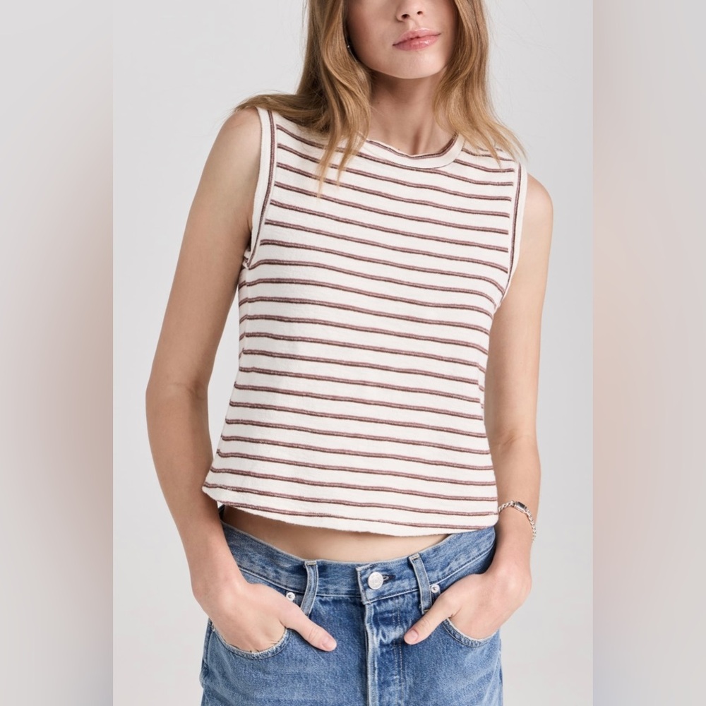 AMO sleeveless babe tee